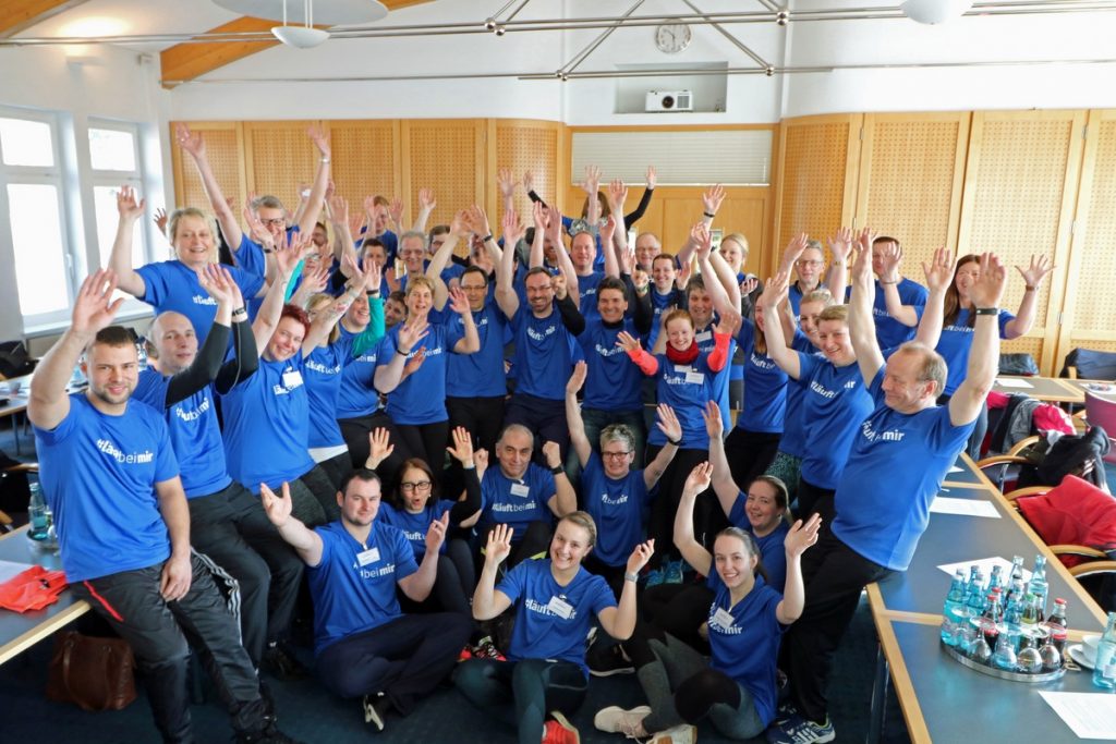zum Bild: 50 Teilnehmerinnen und Teilnehmer starteten unter dem Motto „#läuftbeimir“ das Vorbereitungsprogramm auf den Remmers-Hasetal-Marathon des VfL Löningen. Foto: Remmers Löningen.