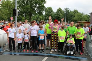 zum Bild: Insbesondere für den Special-Olympics-Lauf für Menschen mit einer geistigen Behinderung (über 1.800 m) sowie für die beiden inklusiven Reifen-Labetzke Schülerläufe (über 1.800 m) übernimmt die "Aktion Mensch" die Kosten für eine zusätzliche Behindertentoilette im Startbereich beim diesjährigen Remmers-Hasetal-Marathon des VfL Löningen am 23.06.2018. Foto: Stefan Beumker.