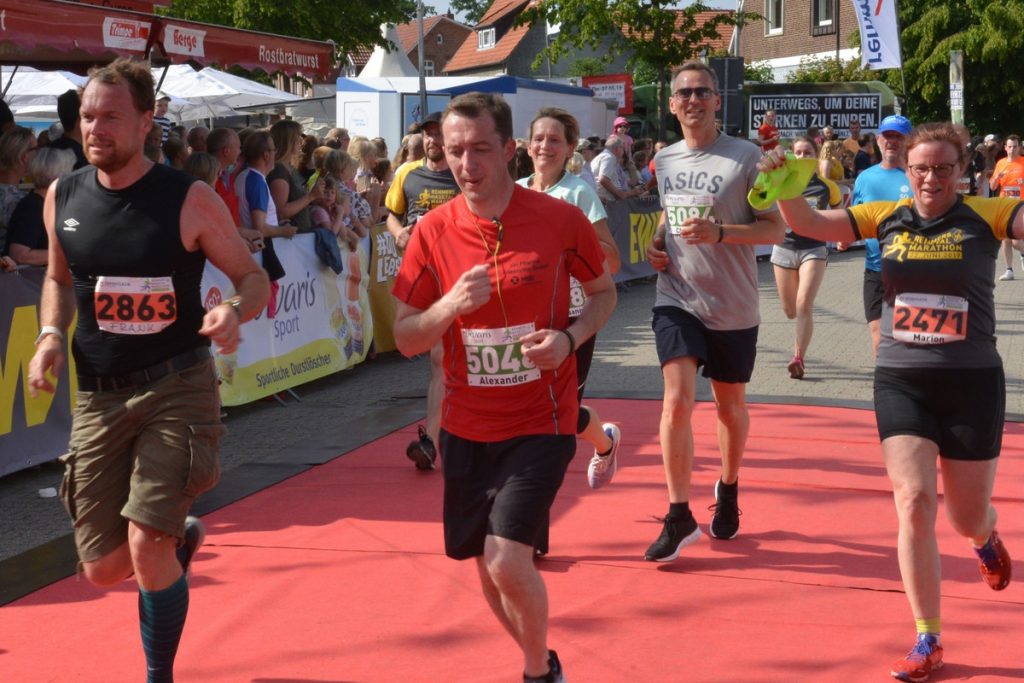 zum Bild: Spaßgarantie beim Löninger Sommerabend-Lauffest. Foto: Willi Siemer.